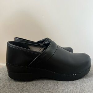 Dansko Women's Black Leather Mules